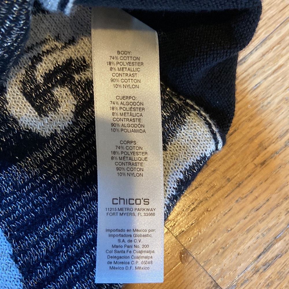 Hollister, Chico’s, Style & Company lot of 4 sweaters in good to VGU condition. - Picture 7 of 10